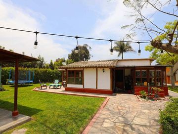 Propiedad en Pachacamac: Nave Industrial con Área Agroindustrial y 3 Casas