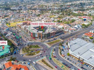 CASA EN VENTA $800.000 A 1 CUADRA DE LA USFQ