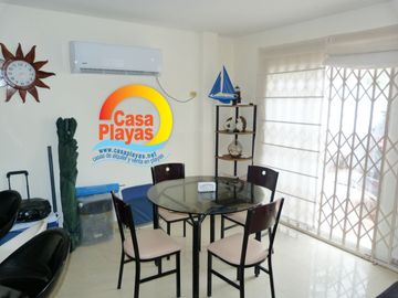 Villa de Venta en Playas Villamil, Ciudadela Cerrada Salida Al Mar, Via Data