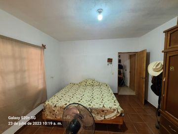 CASA QUINTA EN VENTA EN MONTEMORELOS, NL, ZONA LAS PUENTES, A ORILLA CARRETERA