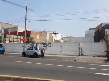 Venta de terreno en Urb.  Chacarilla del estanque – San Borja de 1,369.80 m2