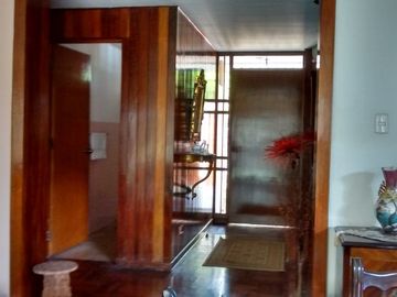 VENTA CASA SURCO LIMITE CON MIRAFLORES  FRENTE A PARQUE $.540,000 A TRATAR