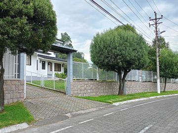 URBANIZACIÓN CLUB LOS CHILLOS, CASA EN VENTA