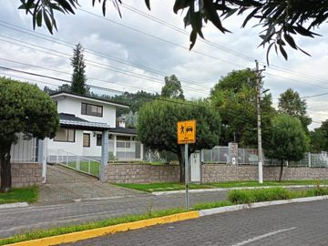 URBANIZACIÓN CLUB LOS CHILLOS, CASA EN VENTA