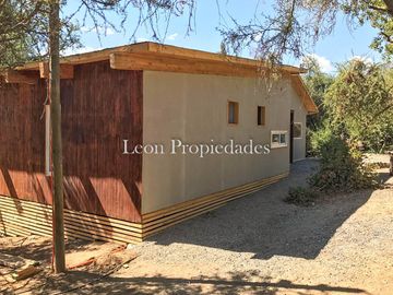 Leon Propiedades vende parcela con casa en La Aurora, Curacavi