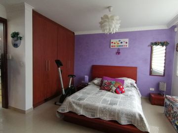 Casa en Venta de 327 Metros en el Sector Sauce, Tumbaco, Quito