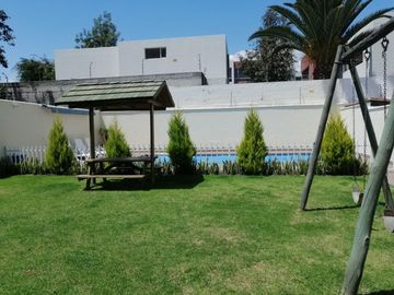 Casa en Venta de 327 Metros en el Sector Sauce, Tumbaco, Quito