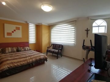 Casa en Venta de 327 Metros en el Sector Sauce, Tumbaco, Quito