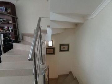 Casa en Venta de 327 Metros en el Sector Sauce, Tumbaco, Quito