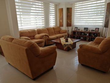 Casa en Venta de 327 Metros en el Sector Sauce, Tumbaco, Quito