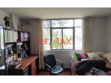¡Tu Nuevo Hogar En Urb. Apolo-La Victoria! Espaciosa Casa De 4 Pisos Con Vistas Excepcionales Y Ubicación Estratégica
