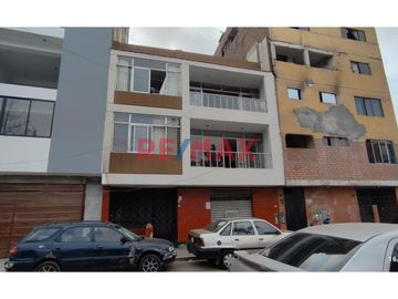 ¡Tu Nuevo Hogar En Urb. Apolo-La Victoria! Espaciosa Casa De 4 Pisos Con Vistas Excepcionales Y Ubicación Estratégica