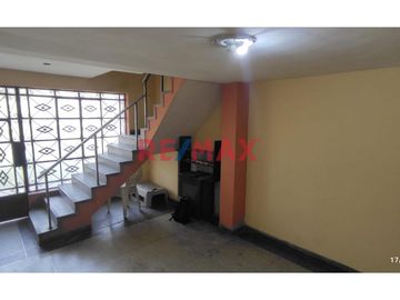 ¡Tu Nuevo Hogar En Urb. Apolo-La Victoria! Espaciosa Casa De 4 Pisos Con Vistas Excepcionales Y Ubicación Estratégica
