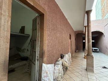 CASA EN ZONA CENTRO PARA HABITACIONAL O NEGOCIO