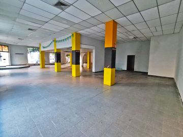 CASA/LOCAL EN VENTA UBICADA EN EL CENTRO DE BARRANCABERMEJA