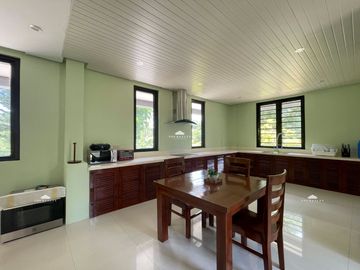 House and Lot for Sale in Tagaytay City at Windsor Heights Corner Lot