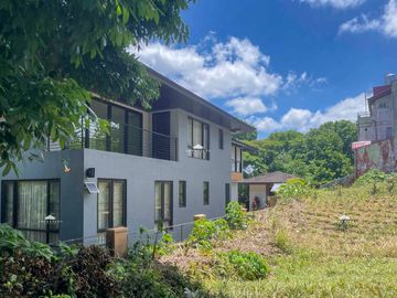 House and Lot for Sale in Tagaytay City at Windsor Heights Corner Lot