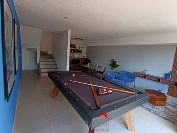 Casa en venta Michoacan, dentro de Morelia cerca del estadio Morelos, con sala de juegos y jardin