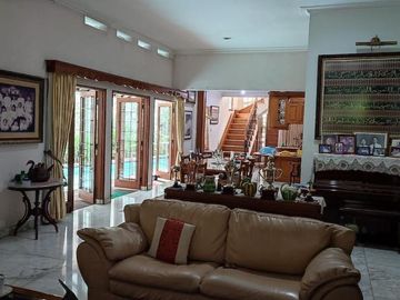 RUMAH at Jl LEMBANG / MENTENG, JAKPUS