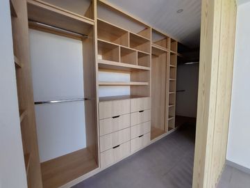 Casa de 3 Niveles en Lomas de Angelopolis