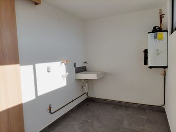 Casa de 3 Niveles en Lomas de Angelopolis