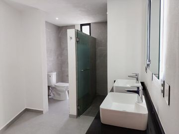 Casa de 3 Niveles en Lomas de Angelopolis