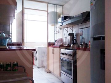 OPORTUNIDAD: SE VENDE FLAT DE 110 M2 EN SAN ISIDRO CON 1 COCHERA