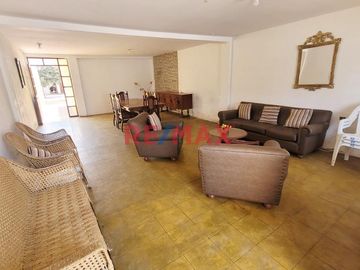 Oportunidad Única: Casa Con Amplio Terreno (250.88 M²) En Vista Alegre