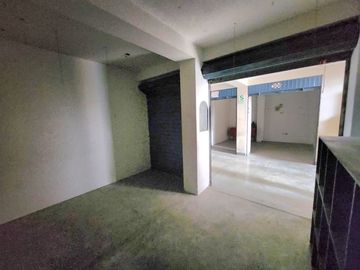 VENDO LOCAL COMERCIAL EN GAMARRA
