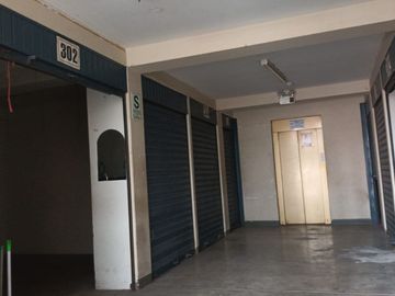 VENDO LOCAL COMERCIAL EN GAMARRA