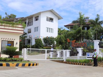 🏠FOR SALE AT AMONSAGANA RETIREMENT VILLAGE IN BALAMBAN, CEBU