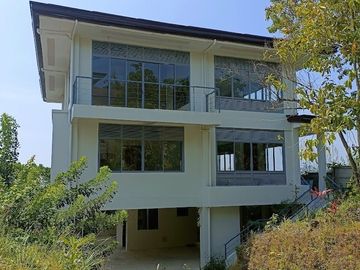 🏠FOR SALE AT AMONSAGANA RETIREMENT VILLAGE IN BALAMBAN, CEBU