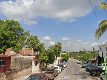 SE VENDE CASA CON OBRA NEGRA