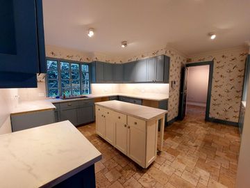 Vendo casa independiente, exclusiva, sector González Suárez, para uso residencial, comercial, oficinas