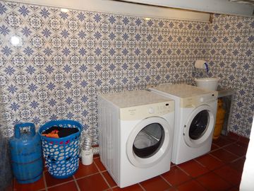 Vendo casa independiente, exclusiva, sector González Suárez, para uso residencial, comercial, oficinas