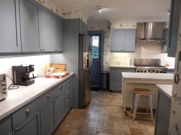 Vendo casa independiente, exclusiva, sector González Suárez, para uso residencial, comercial, oficinas