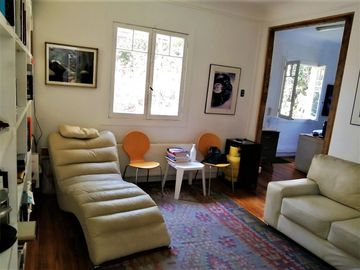 VENDE HERMOSA CASA REMODELADA, ERNESTO PINTO LAGARRIGUE, BARRIO BELLAVISTA, RECOLETA, 3 DORMITORIOS, 2 BAÑOS, PATIO