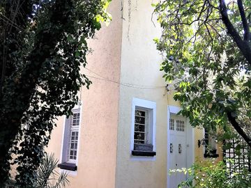 VENDE HERMOSA CASA REMODELADA, ERNESTO PINTO LAGARRIGUE, BARRIO BELLAVISTA, RECOLETA, 3 DORMITORIOS, 2 BAÑOS, PATIO