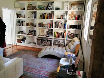 VENDE HERMOSA CASA REMODELADA, ERNESTO PINTO LAGARRIGUE, BARRIO BELLAVISTA, RECOLETA, 3 DORMITORIOS, 2 BAÑOS, PATIO