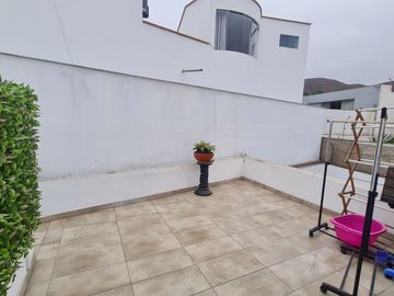 VENTA DE HERMOSA CASA EN LA MOLINA  - URB. LA MOLINA VIEJA
