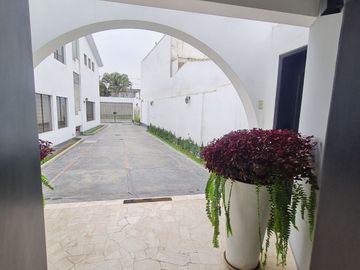 VENTA DE HERMOSA CASA EN LA MOLINA  - URB. LA MOLINA VIEJA