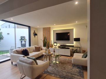 VENTA DE HERMOSA CASA EN LA MOLINA  - URB. LA MOLINA VIEJA