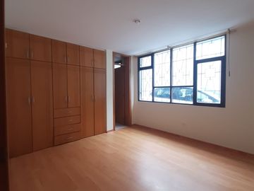 BAJAMOS EL PRECIO !! - COMERCIAL - QUITO NORTE - ANGEL LUDEÑA - VENDO CASA - OPORTUNIDAD !!