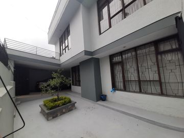BAJAMOS EL PRECIO !! - COMERCIAL - QUITO NORTE - ANGEL LUDEÑA - VENDO CASA - OPORTUNIDAD !!