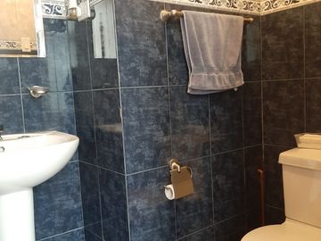 BAJAMOS EL PRECIO !! - COMERCIAL - QUITO NORTE - ANGEL LUDEÑA - VENDO CASA - OPORTUNIDAD !!