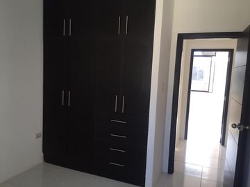 CASAS  EN VENTA  EN URBANIZACIÓN  DE PORTOVIEJO VIA A SANTA ANA