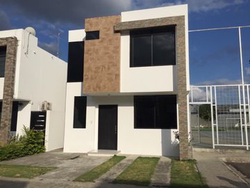 CASAS  EN VENTA  EN URBANIZACIÓN  DE PORTOVIEJO VIA A SANTA ANA