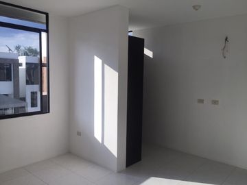 CASAS  EN VENTA  EN URBANIZACIÓN  DE PORTOVIEJO VIA A SANTA ANA
