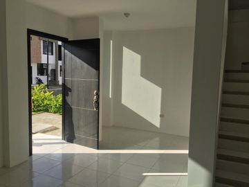 CASAS  EN VENTA  EN URBANIZACIÓN  DE PORTOVIEJO VIA A SANTA ANA