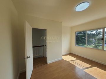 Townhome for sale, Town Plus Village, Huamark, Krungthep Kreetha 7, fully furnished. Ready to move in/52-TH-65109